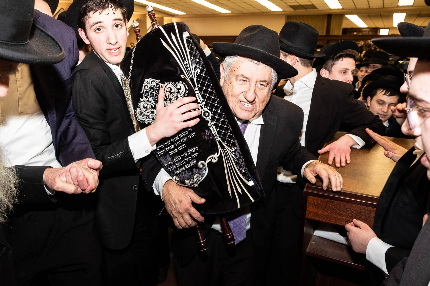 Ehrlich Hachnosas Sefer Torah