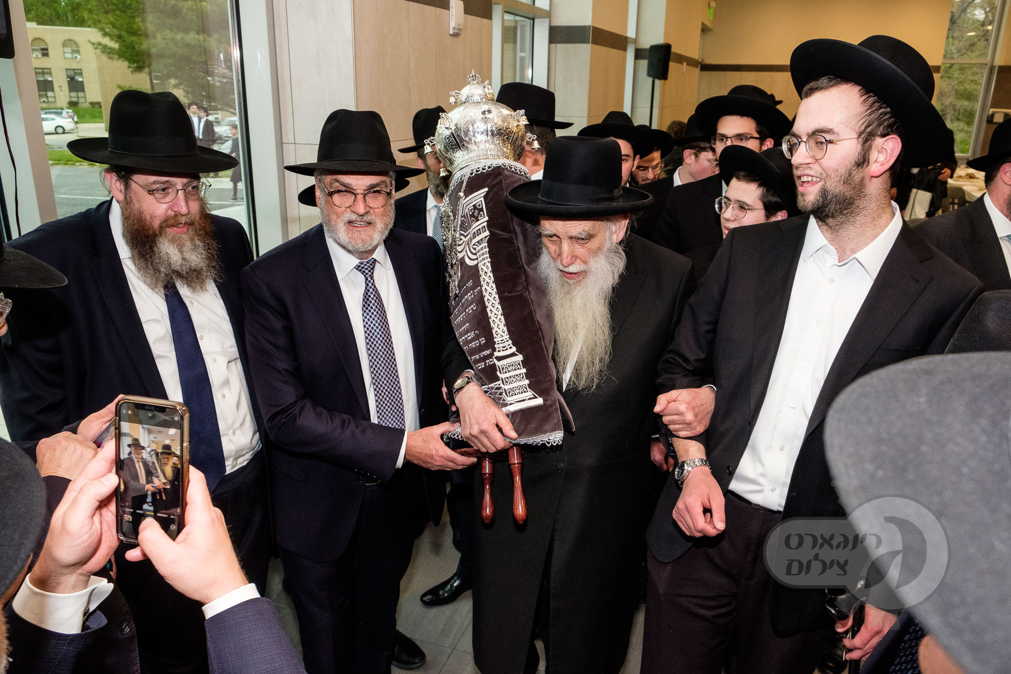 Munk Family Hachnosas Sefer Torah